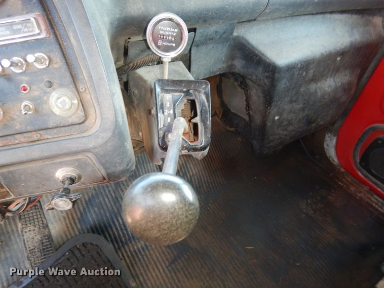 image for item DJ2886 1995 Ford L8000  dump truck