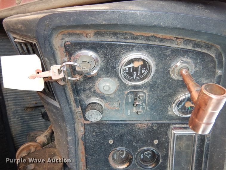 image for item DJ2886 1995 Ford L8000  dump truck