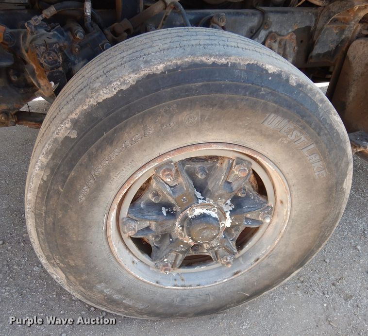 image for item DJ2886 1995 Ford L8000  dump truck