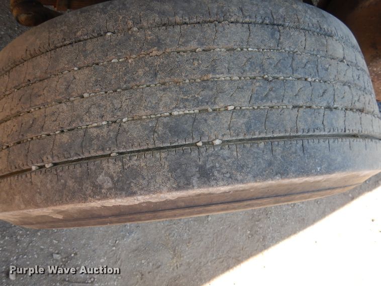 image for item DJ2886 1995 Ford L8000  dump truck