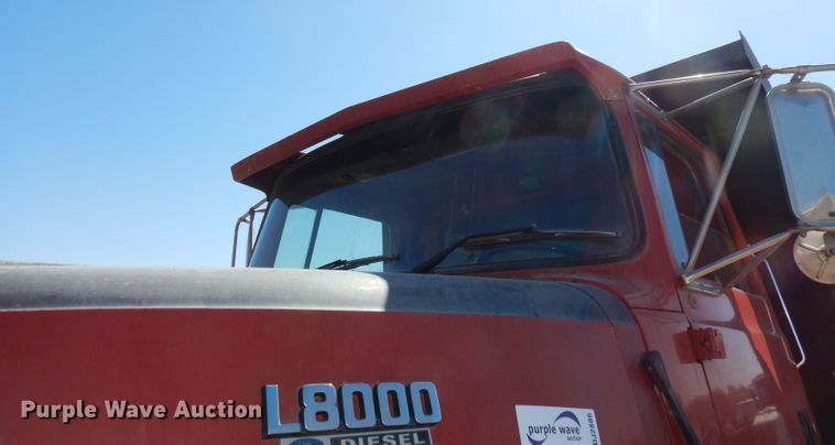 image for item DJ2886 1995 Ford L8000  dump truck