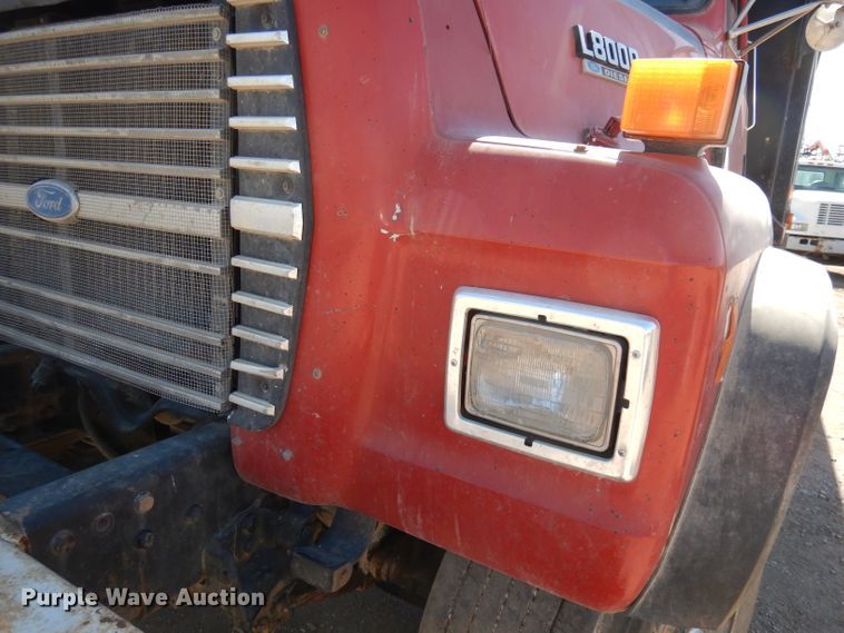 image for item DJ2886 1995 Ford L8000  dump truck