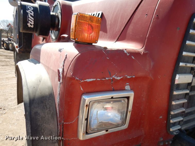 image for item DJ2886 1995 Ford L8000  dump truck