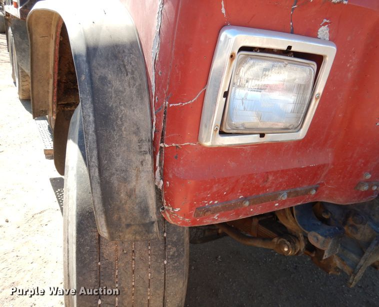 image for item DJ2886 1995 Ford L8000  dump truck