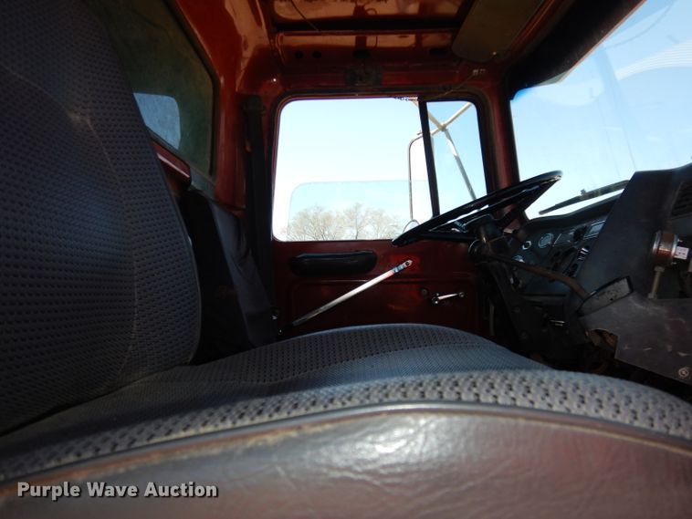 image for item DJ2886 1995 Ford L8000  dump truck