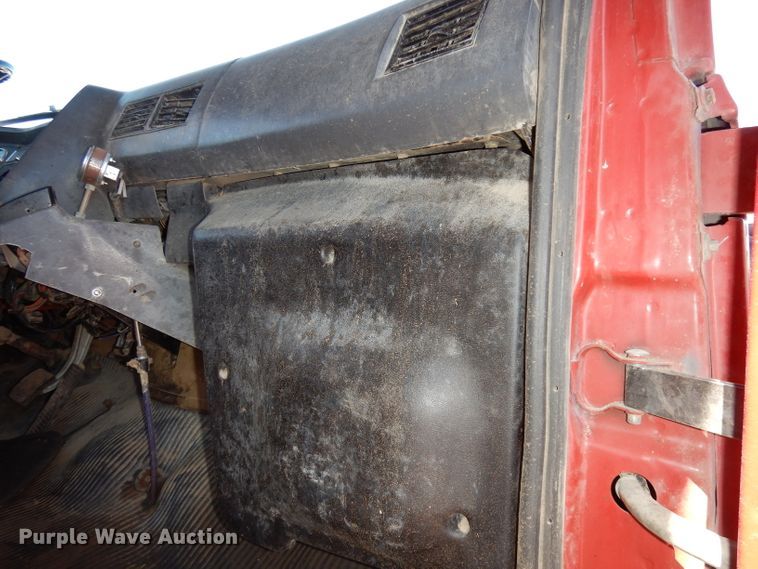 image for item DJ2886 1995 Ford L8000  dump truck