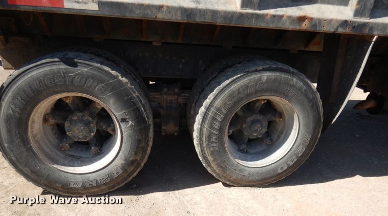 image for item DJ2886 1995 Ford L8000  dump truck