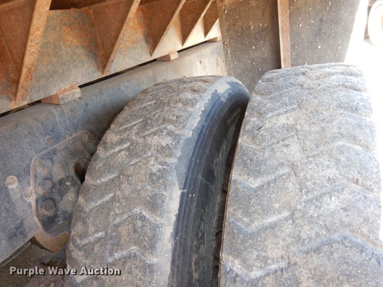 image for item DJ2886 1995 Ford L8000  dump truck