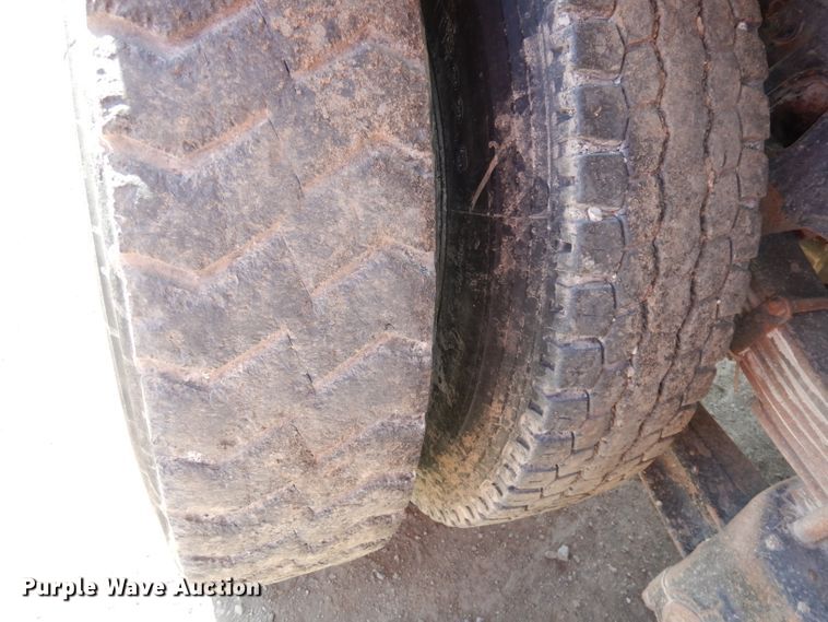 image for item DJ2886 1995 Ford L8000  dump truck