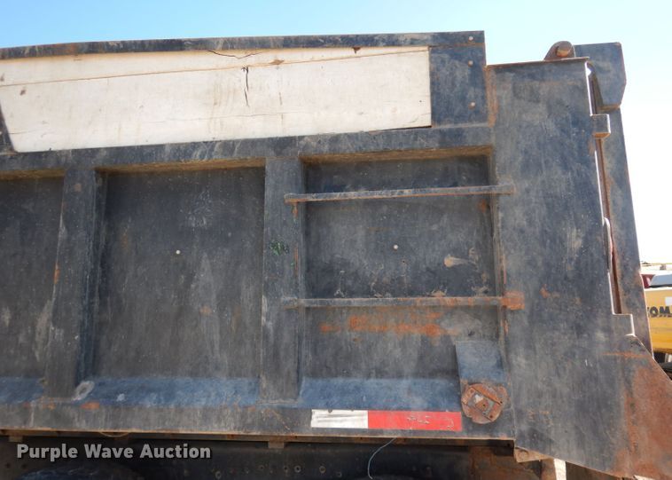 image for item DJ2886 1995 Ford L8000  dump truck