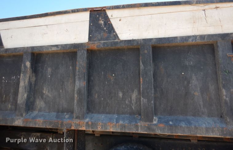 image for item DJ2886 1995 Ford L8000  dump truck