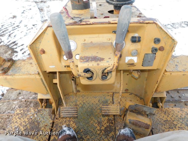 image for item DJ5944 1984 Komatsu D31P-17  dozer