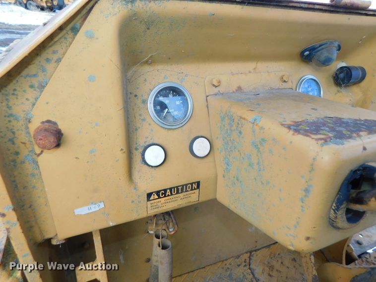 image for item DJ5944 1984 Komatsu D31P-17  dozer