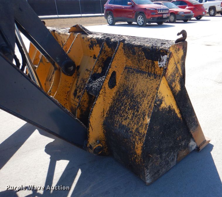 image for item DJ8709 2015 John Deere 210LEP  landscape tractor