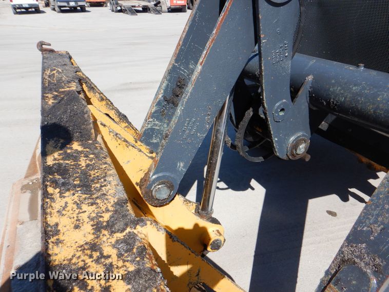 image for item DJ8709 2015 John Deere 210LEP  landscape tractor