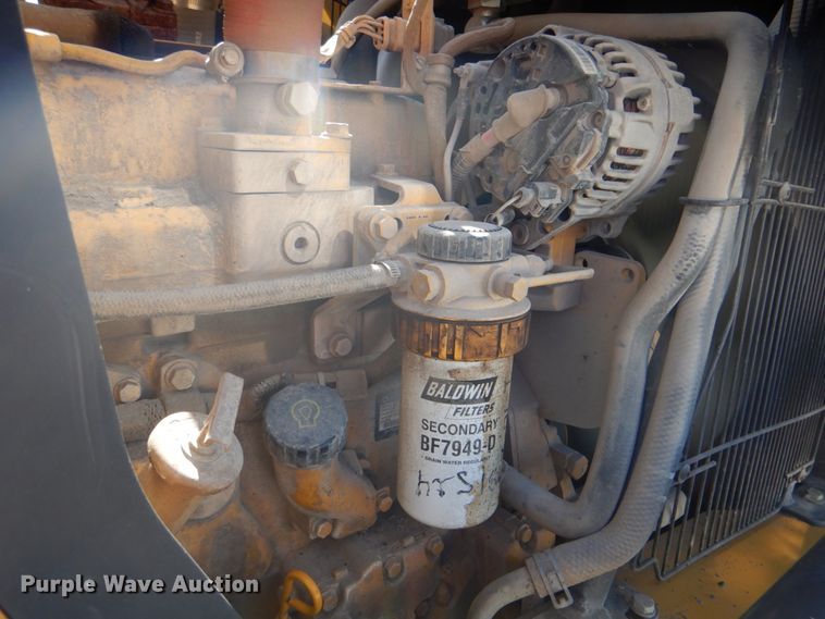 image for item DJ8709 2015 John Deere 210LEP  landscape tractor