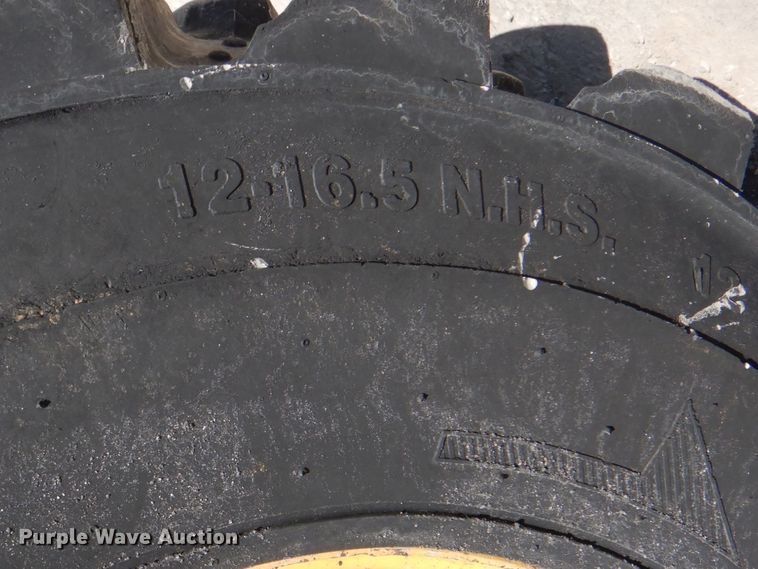 image for item DJ8709 2015 John Deere 210LEP  landscape tractor