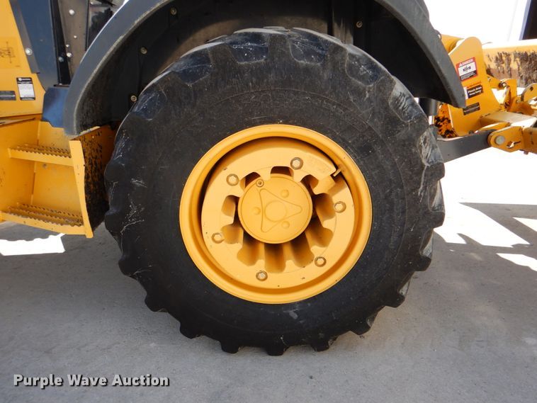 image for item DJ8709 2015 John Deere 210LEP  landscape tractor