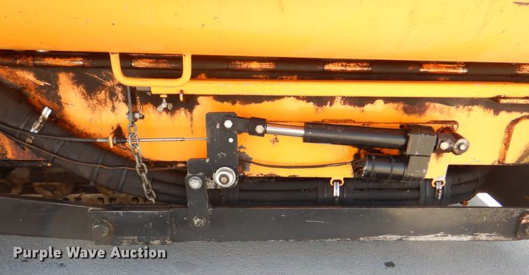 image for item DJ8711 2016 Lee Boy 8510C  paver