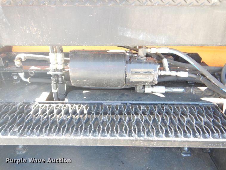 image for item DJ8711 2016 Lee Boy 8510C  paver