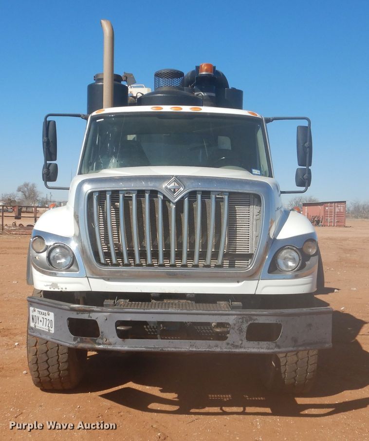image for item DJ8828 2009 International 7600  hydrovac truck