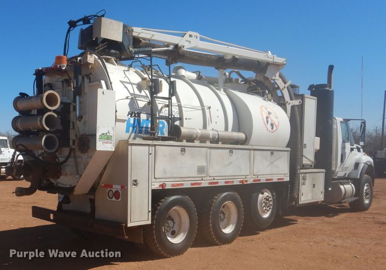 image for item DJ8828 2009 International 7600  hydrovac truck