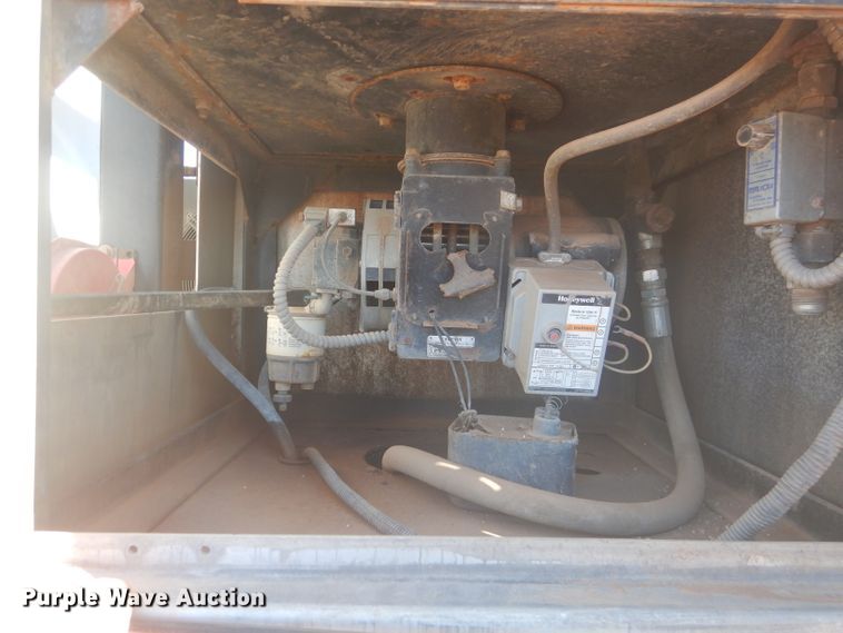 image for item DJ8828 2009 International 7600  hydrovac truck