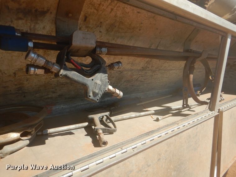 image for item DJ8828 2009 International 7600  hydrovac truck