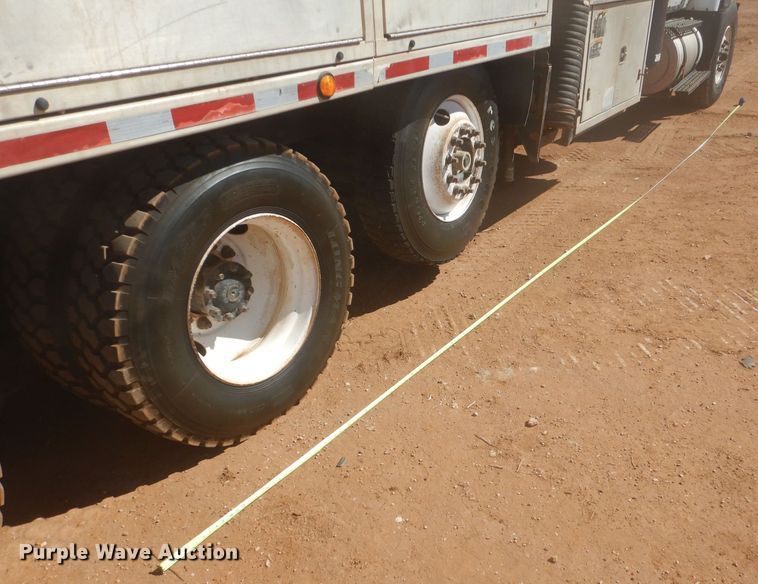 image for item DJ8828 2009 International 7600  hydrovac truck