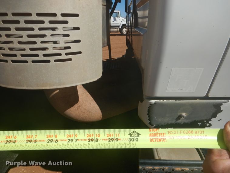 image for item DJ8828 2009 International 7600  hydrovac truck