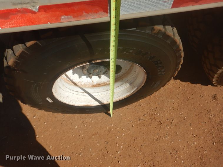 image for item DJ8828 2009 International 7600  hydrovac truck