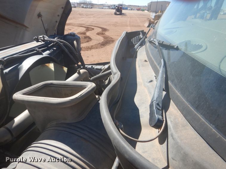 image for item DJ8828 2009 International 7600  hydrovac truck