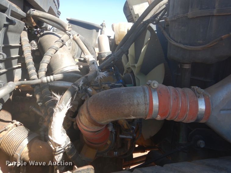 image for item DJ8828 2009 International 7600  hydrovac truck