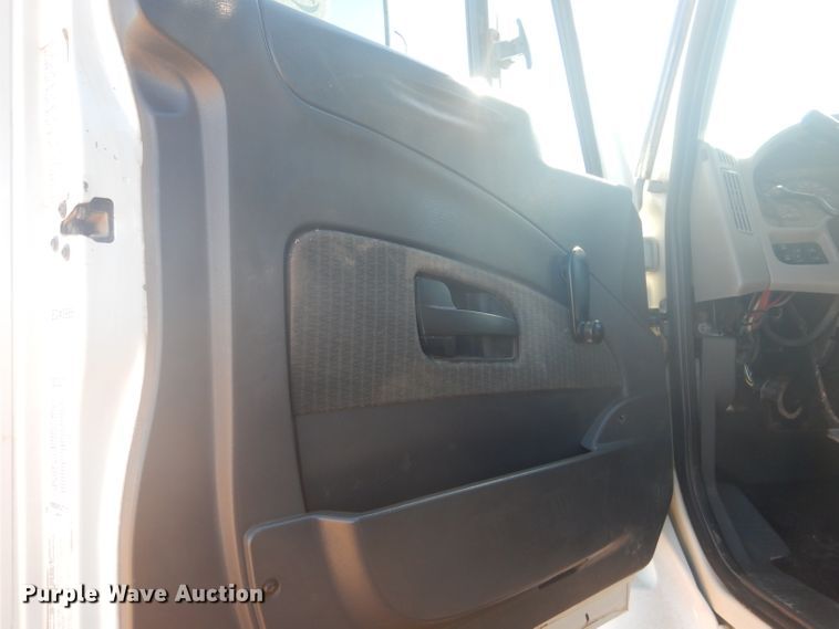 image for item DJ8828 2009 International 7600  hydrovac truck