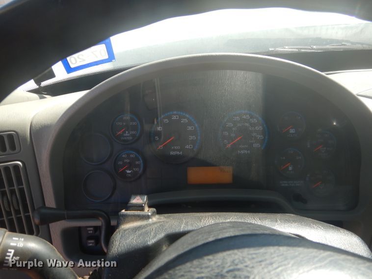 image for item DJ8828 2009 International 7600  hydrovac truck