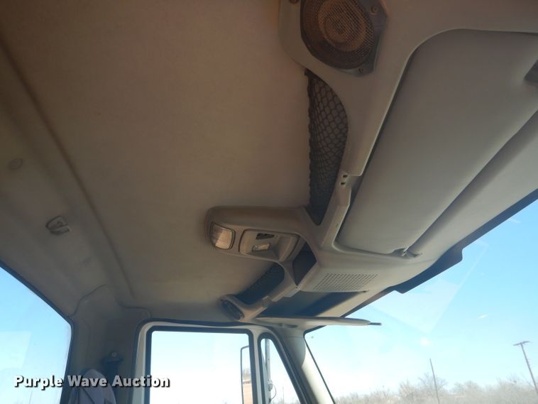 image for item DJ8828 2009 International 7600  hydrovac truck