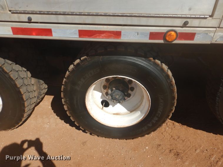 image for item DJ8828 2009 International 7600  hydrovac truck