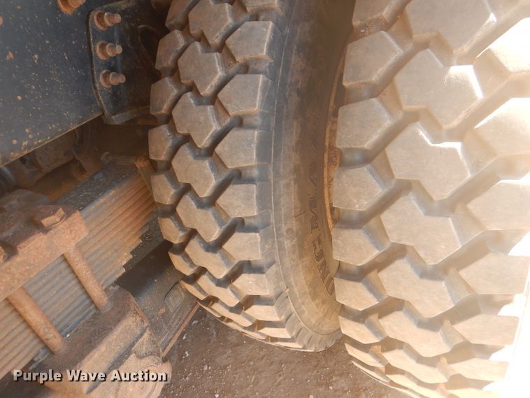 image for item DJ8828 2009 International 7600  hydrovac truck