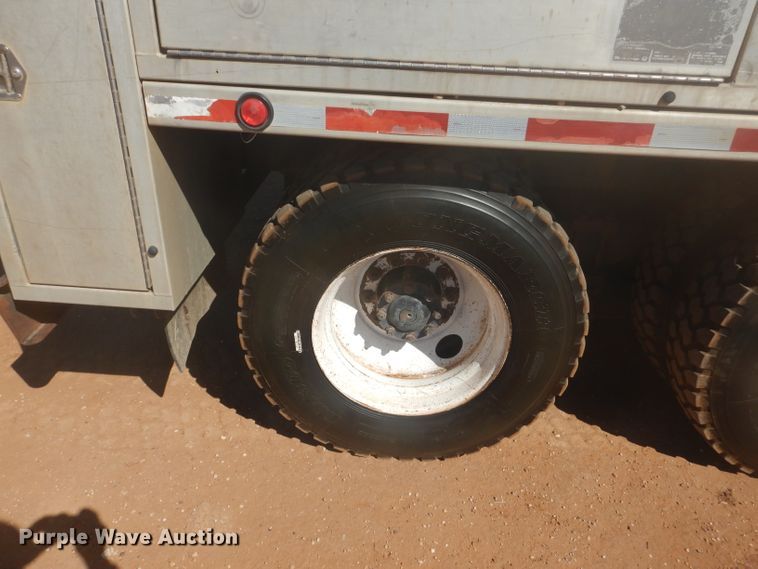 image for item DJ8828 2009 International 7600  hydrovac truck