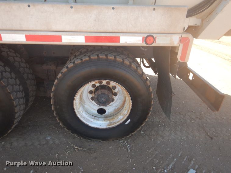 image for item DJ8828 2009 International 7600  hydrovac truck