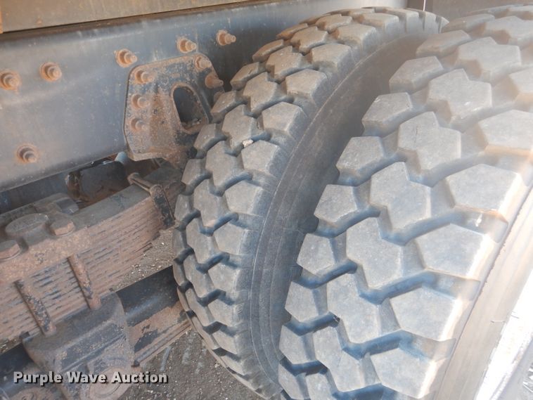 image for item DJ8828 2009 International 7600  hydrovac truck