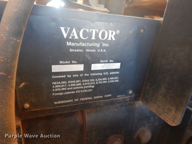 image for item DJ8828 2009 International 7600  hydrovac truck