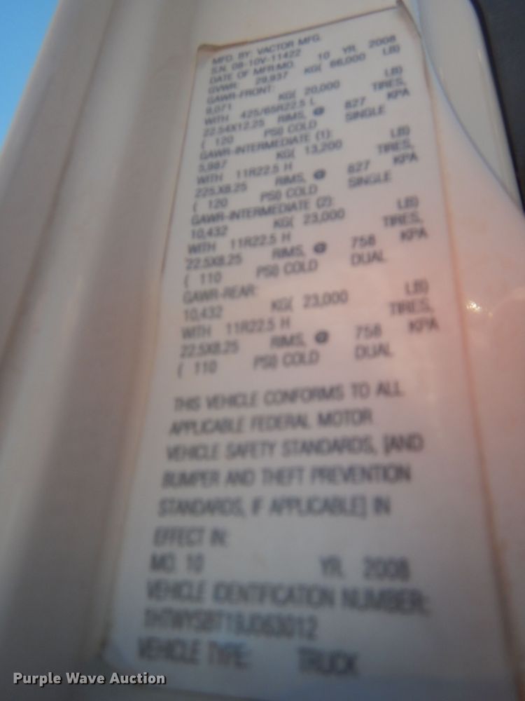 image for item DJ8828 2009 International 7600  hydrovac truck