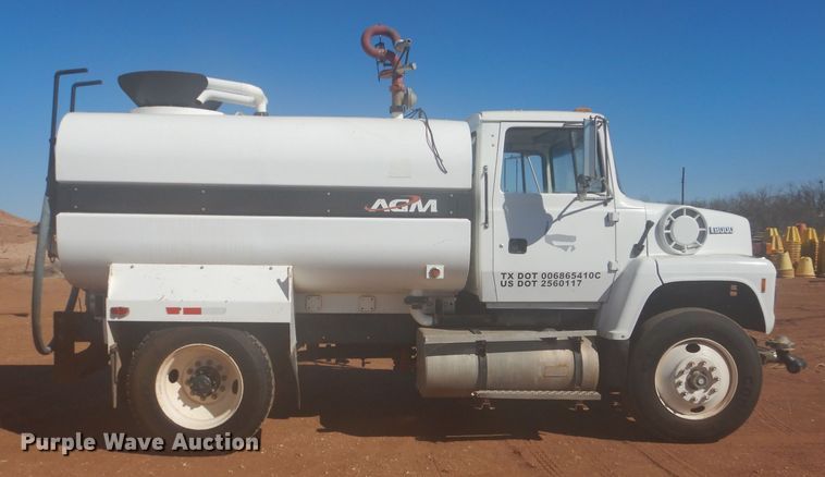 image for item DJ8829 1995 Ford LN8000  water truck