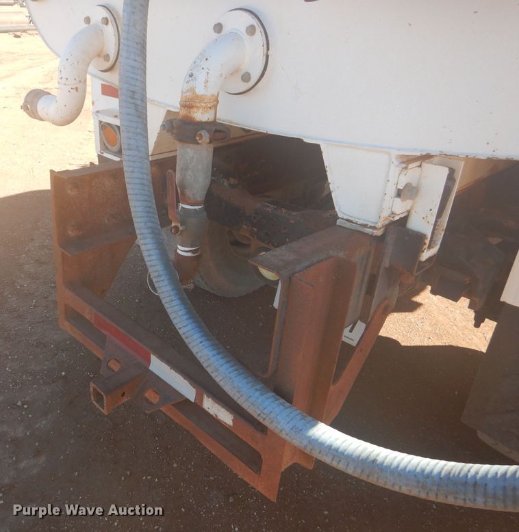 image for item DJ8829 1995 Ford LN8000  water truck