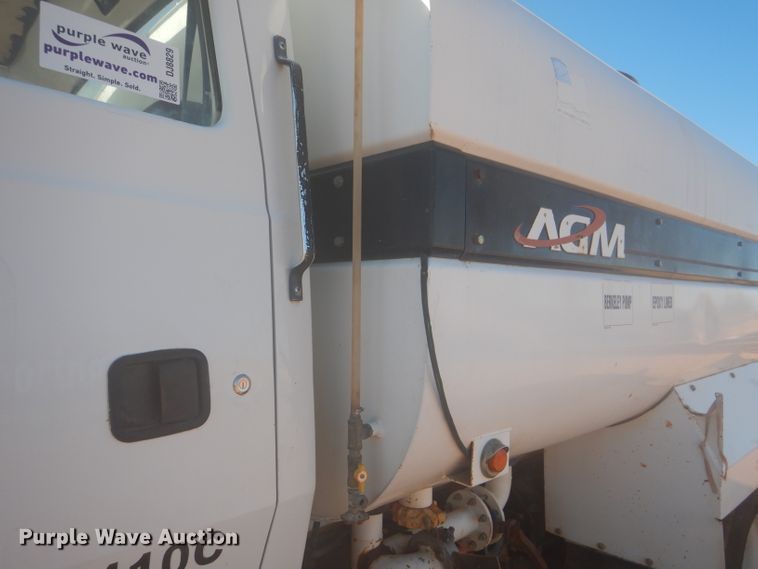 image for item DJ8829 1995 Ford LN8000  water truck