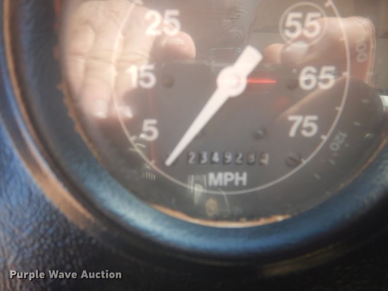 image for item DJ8829 1995 Ford LN8000  water truck