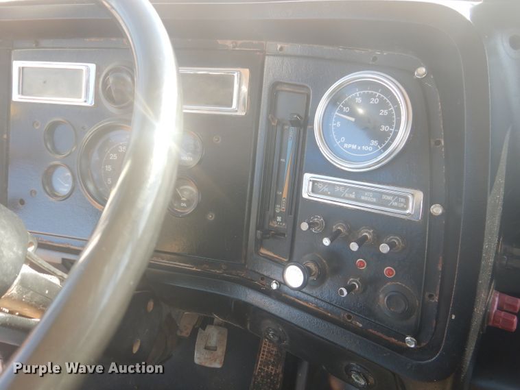 image for item DJ8829 1995 Ford LN8000  water truck