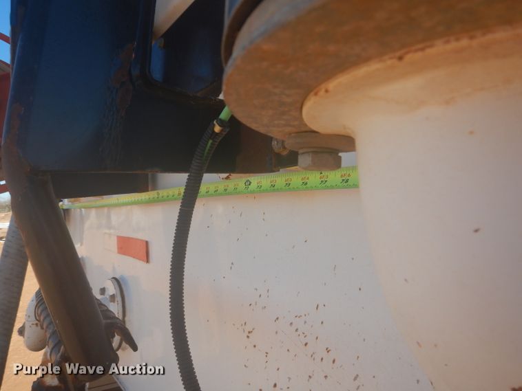 image for item DJ8829 1995 Ford LN8000  water truck