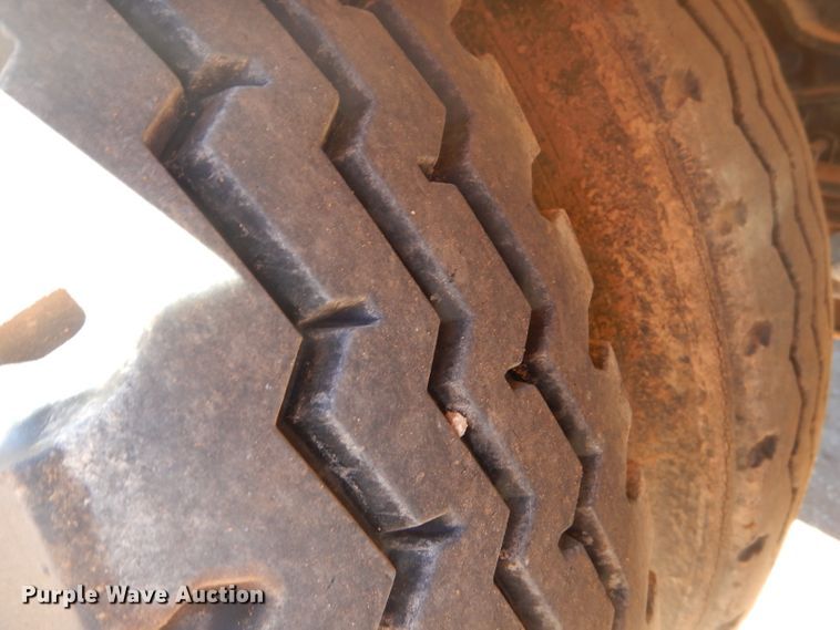 image for item DJ8829 1995 Ford LN8000  water truck